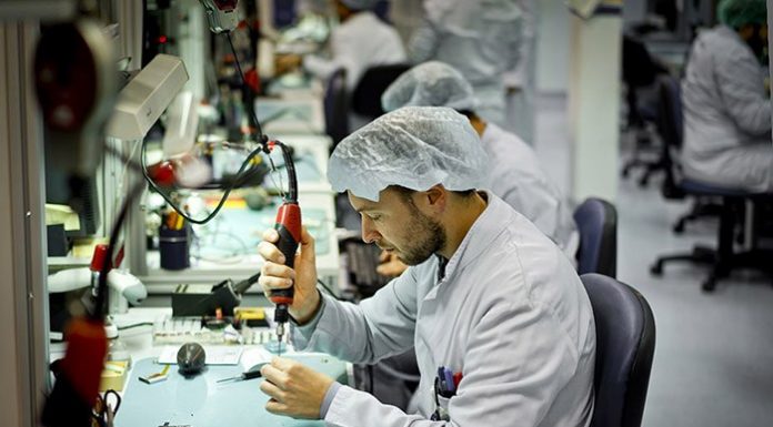 Así son por dentro los servicios técnicos de fotografía de España