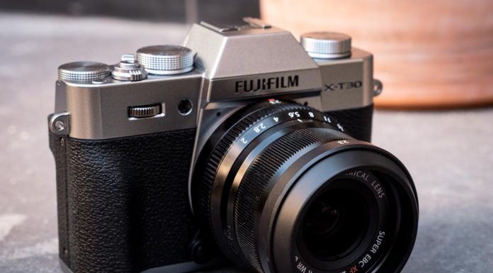 Fujifilm suma a su gama una X-T30 con prestaciones de la T3 pero en un cuerpo más compacto y por 950 euros