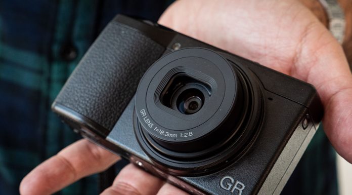 Ricoh GR III: un paseo por Londres con la aspirante a reina de la foto callejera