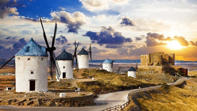 ¿Ves algo raro en esta foto? Por lo visto la cuenta oficial de Turismo de España en Twitter no Turismo-España-Twitter