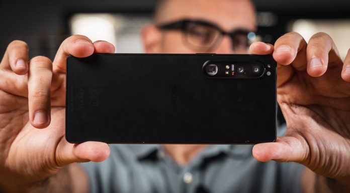 Sony_Xperia_IV-1