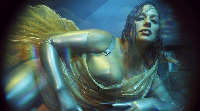 Ashley Graham por EMMA SUMMERTON en el Calendario Pirelli 2023, © Emma Summerton, 2022