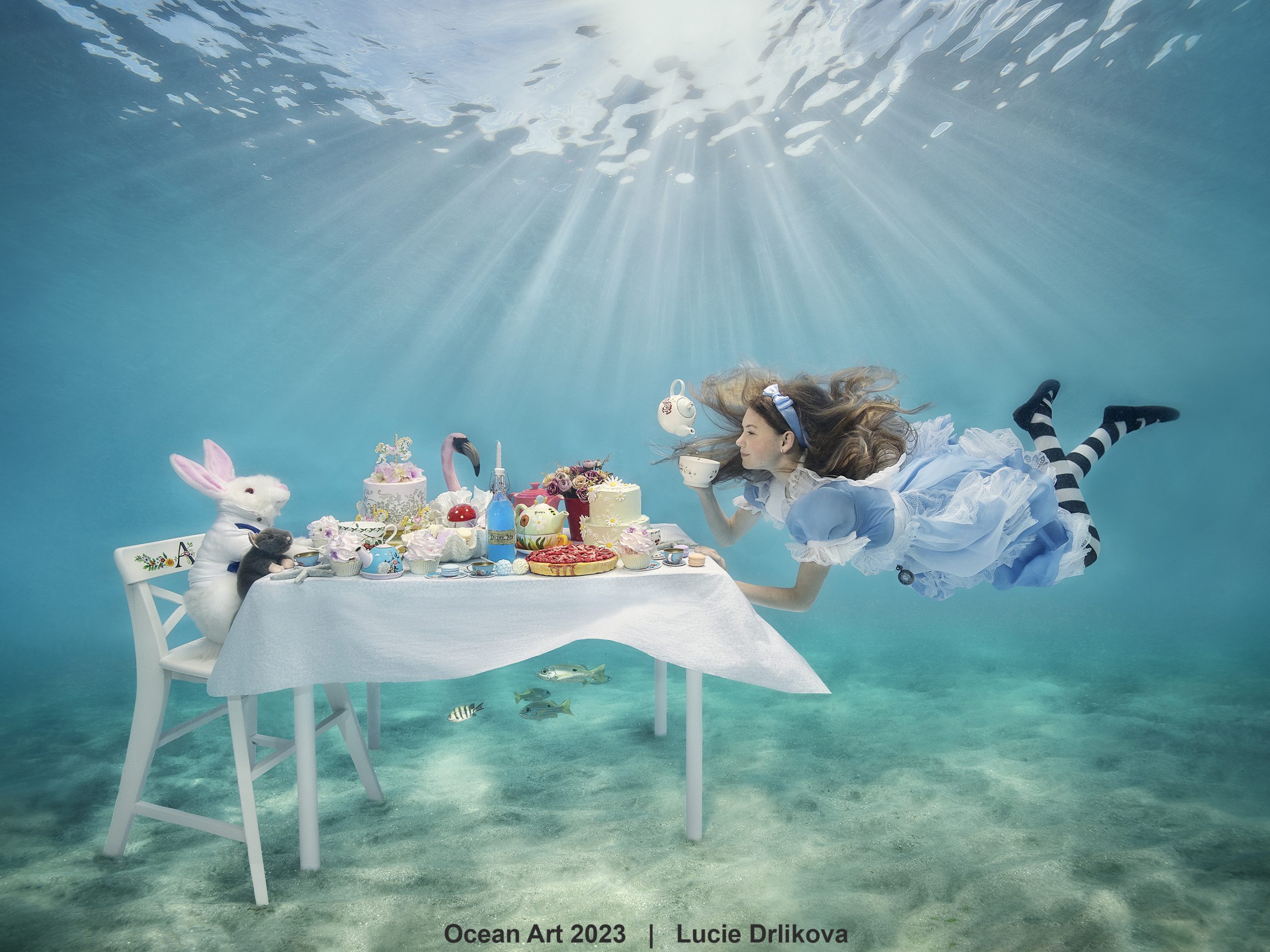 1st_underwater_fashion_Lucie_Drlikova_Tea party