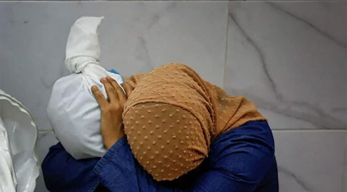 La icónica foto que denuncia el genocidio en Gaza, elegida como la mejor del año por World Press Photo 2024 World Press Photo 2024