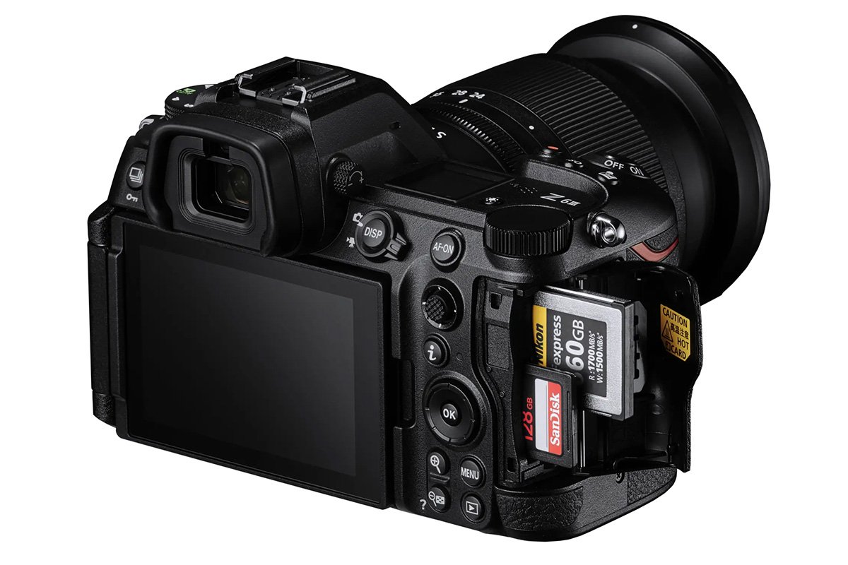 La Nikon Z6 III utiliza tarjetas SD y CFExpress