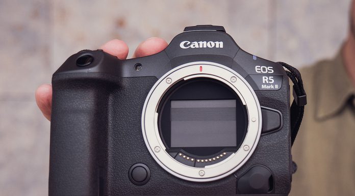 Medio año de espera para la Canon EOS R5 Mark II (y problemas con las baterías) Canon EOS R5 Mark II – 008