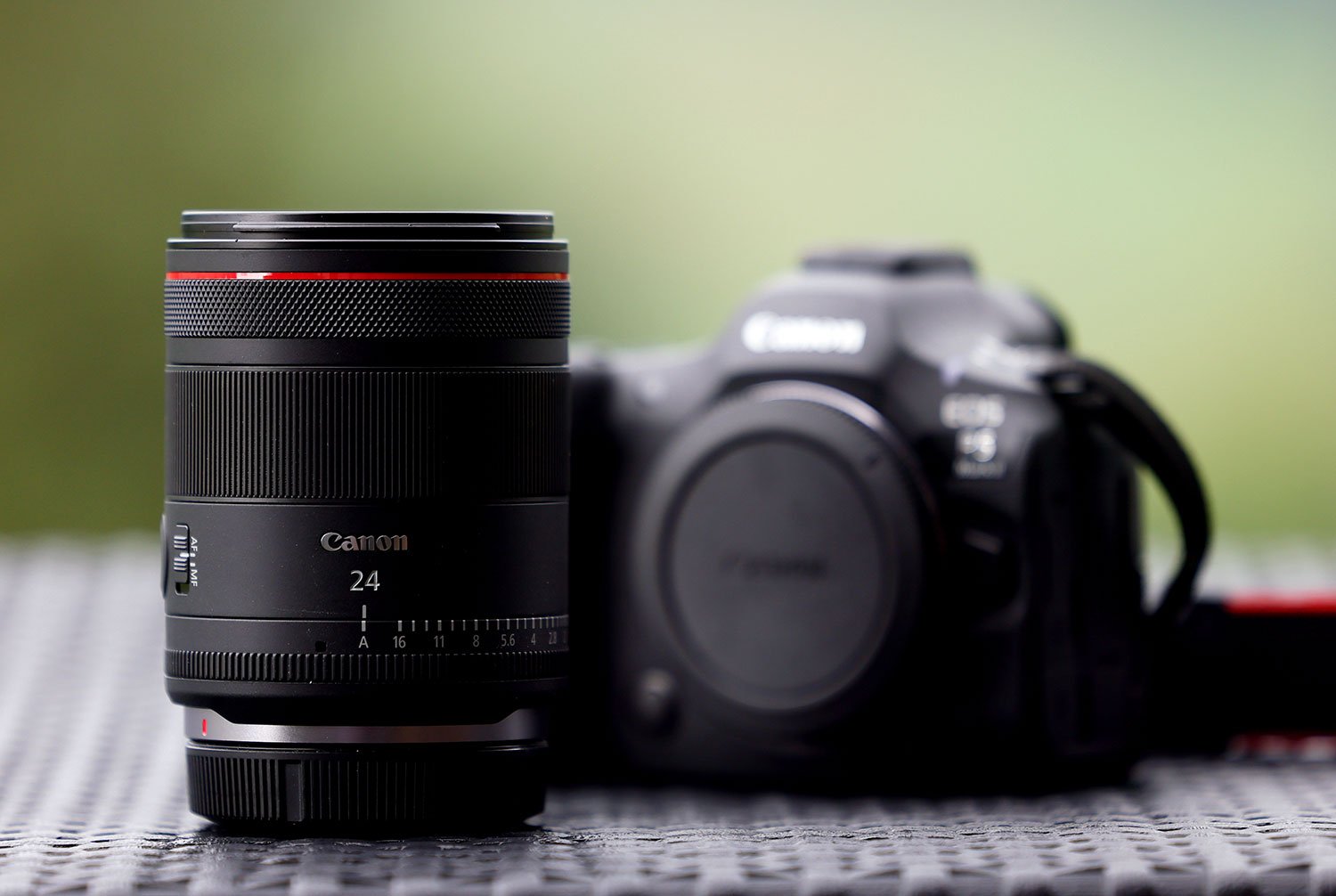 Canon_RF-24-mm-f1,4L