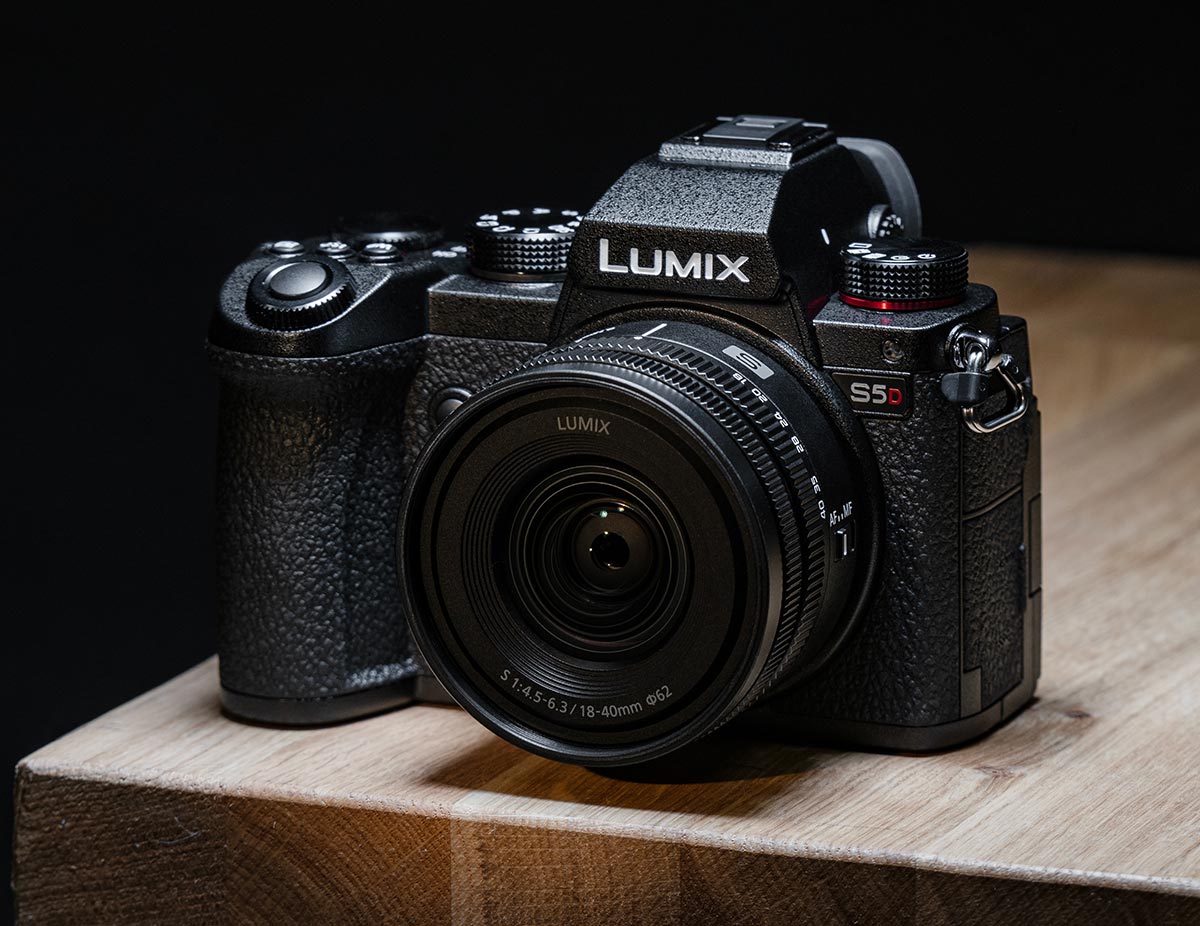 Lumix_S5D_oficial_03