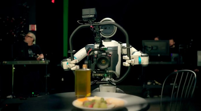 Atlas, el robot de Boston Dynamics, ahora también maneja una cámara mejor que tú Atlas-fotografo