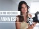 La fotógrafa que retrata a familias bajo el agua. En mi mochila: Anna Espi Anna Espi_Portada rotulada